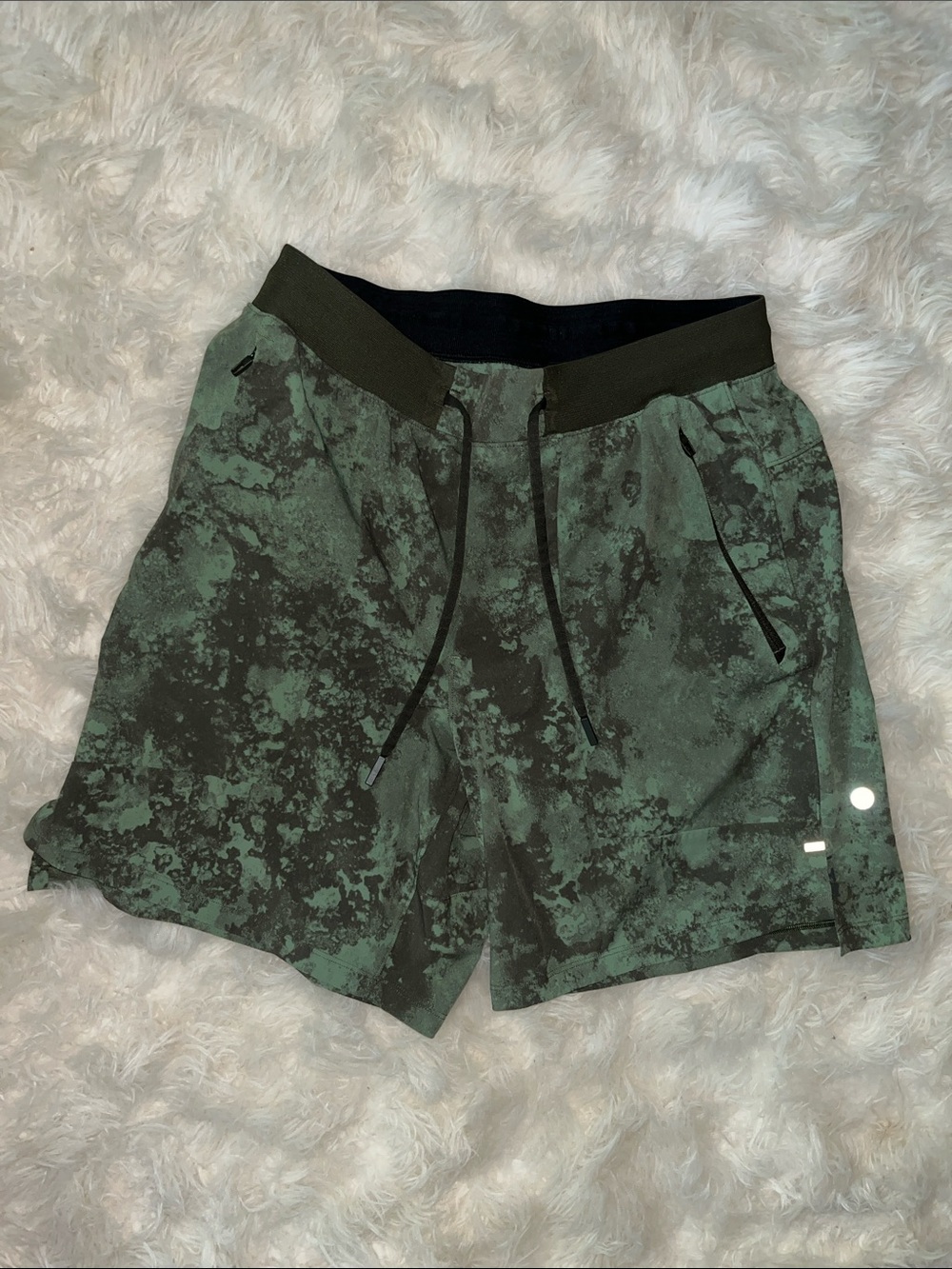 lululemon athletica Green and Black Patterned Men’s Athletic Shorts (liner less)